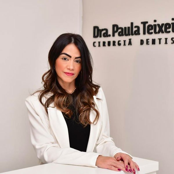 Dra Paula Teixeira - Cirurgiã Dentista (CRO 81.508)