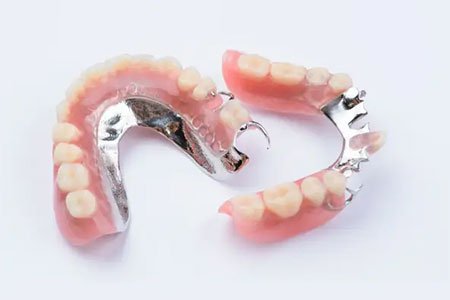prótese dentária móvel